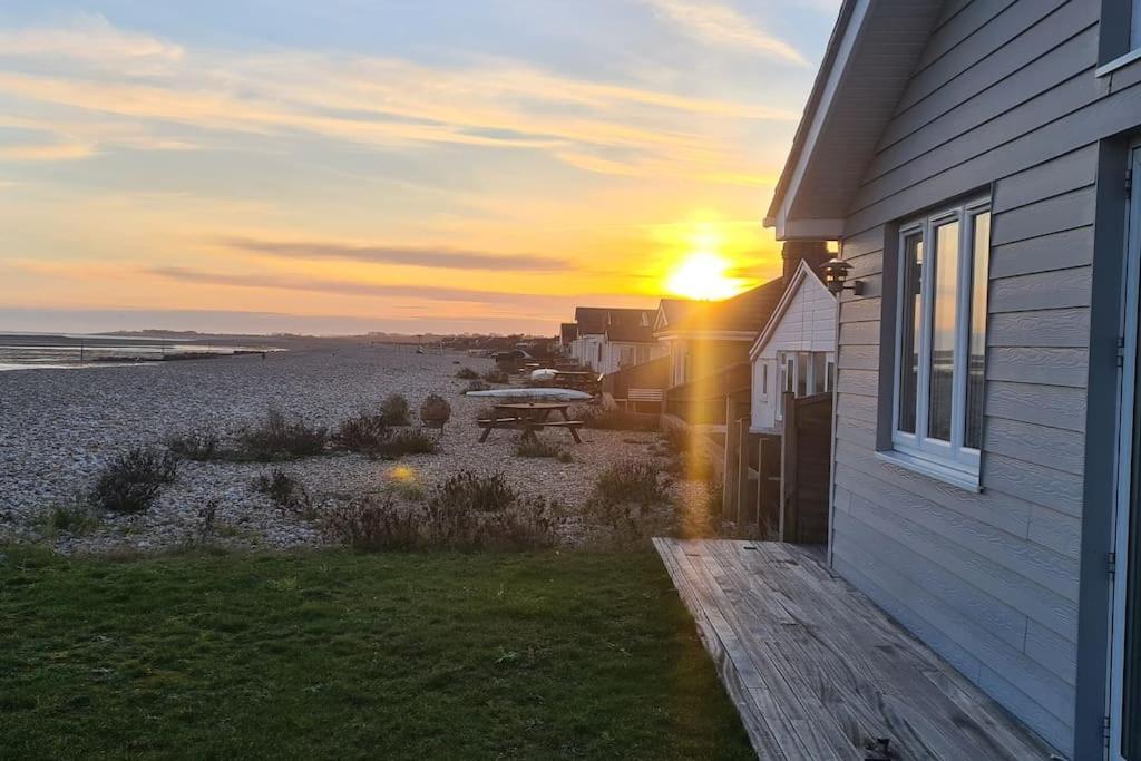 Wow I'M Living On The Beach. Luxury 4 Bed Sleeps 8 Pagham Exterior photo