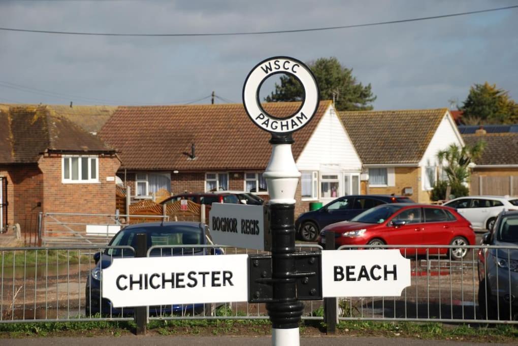 Wow I'M Living On The Beach. Luxury 4 Bed Sleeps 8 Pagham Exterior photo