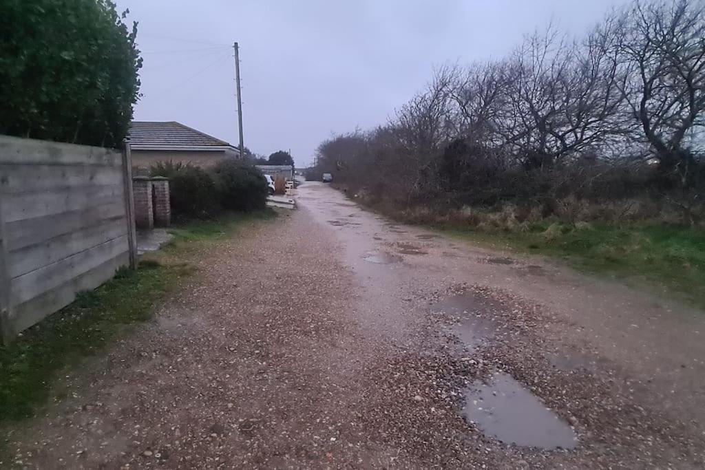 Wow I'M Living On The Beach. Luxury 4 Bed Sleeps 8 Pagham Exterior photo