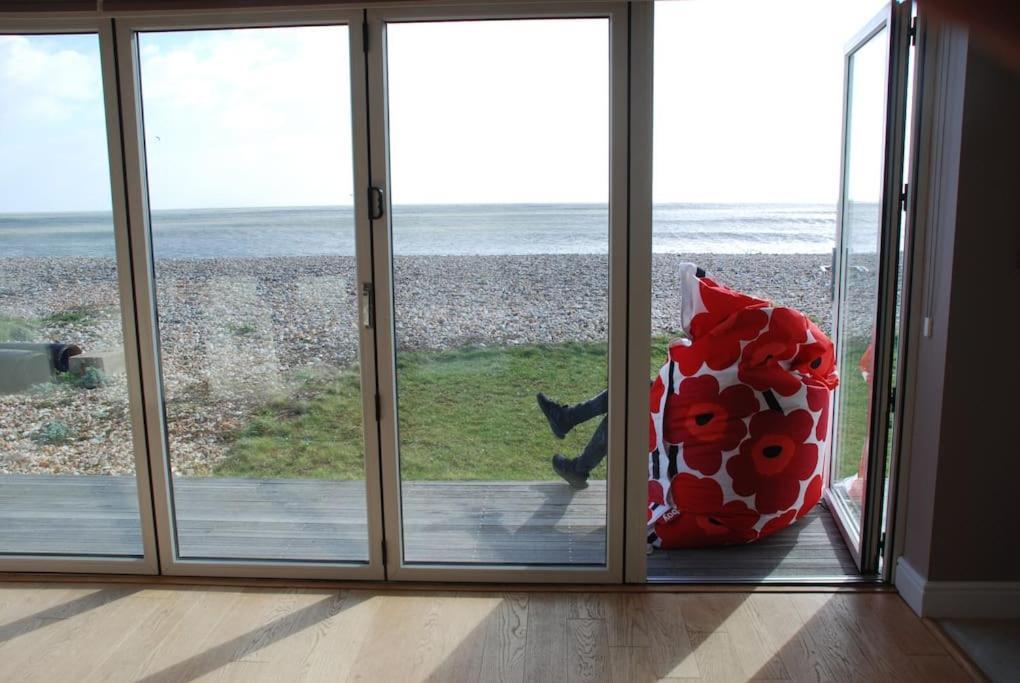Wow I'M Living On The Beach. Luxury 4 Bed Sleeps 8 Pagham Exterior photo