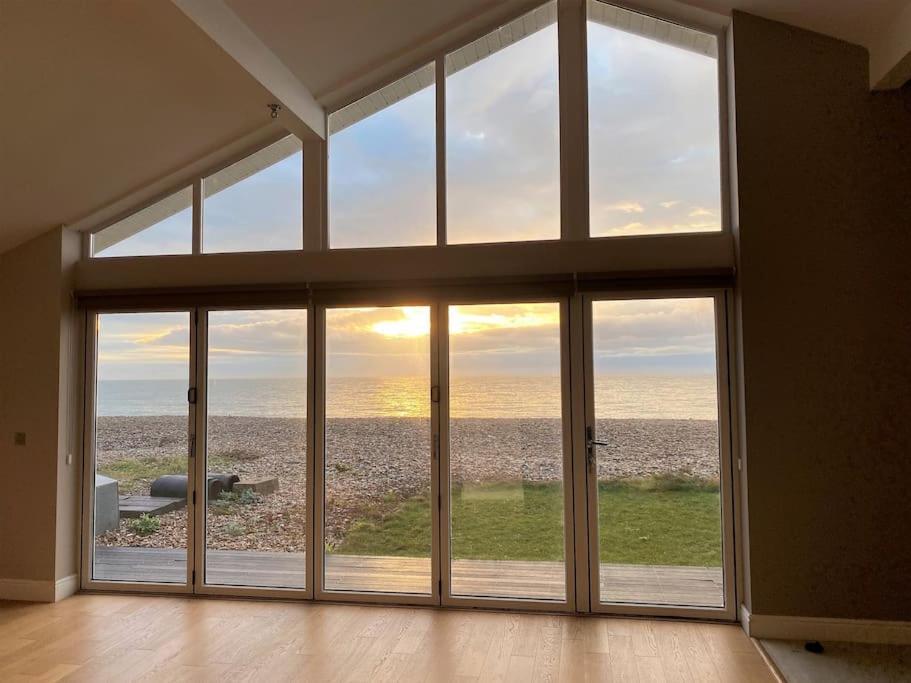 Wow I'M Living On The Beach. Luxury 4 Bed Sleeps 8 Pagham Exterior photo